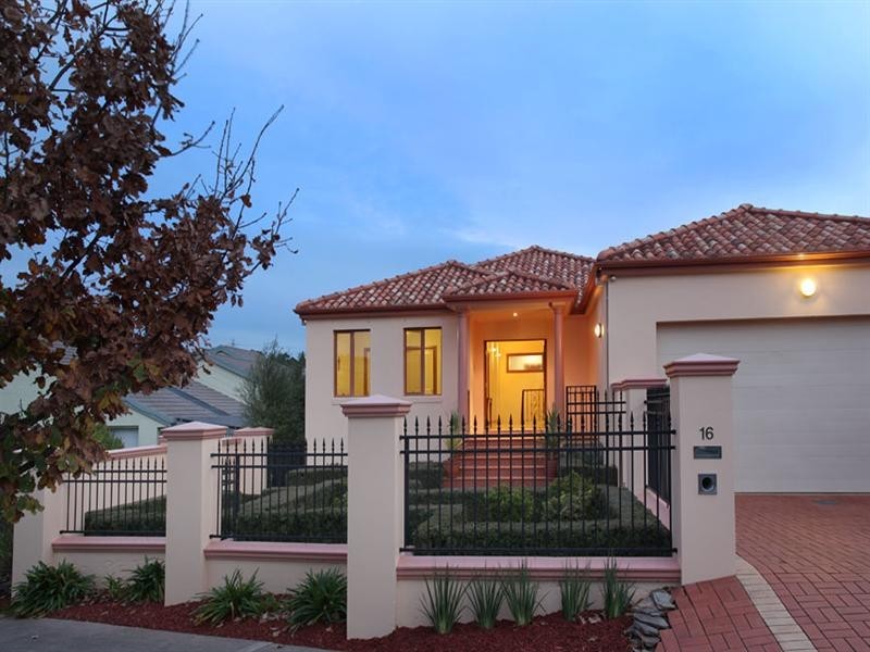 16 Sneddon Court, Mulgrave VIC 3170