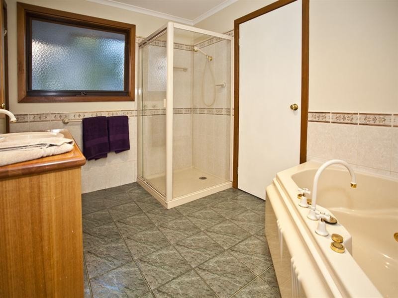 5 Mundara Court, Glen Waverley VIC 3150