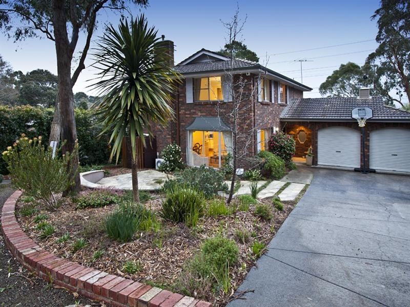 15 Heatherlea Drive, Wheelers Hill VIC 3150