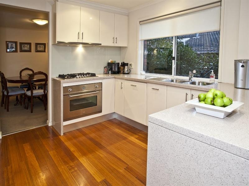 15 Heatherlea Drive, Wheelers Hill VIC 3150