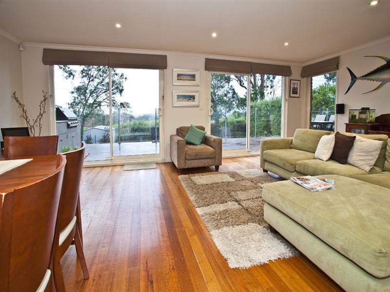 15 Heatherlea Drive, Wheelers Hill VIC 3150