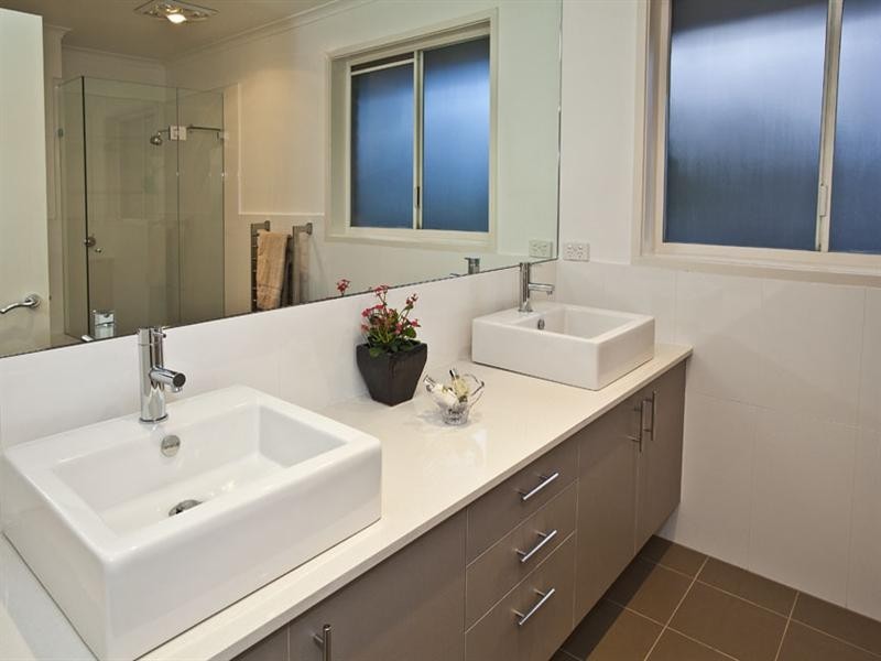 15 Heatherlea Drive, Wheelers Hill VIC 3150