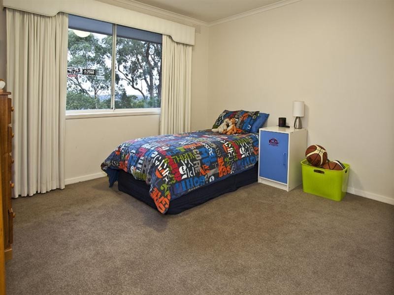 15 Heatherlea Drive, Wheelers Hill VIC 3150