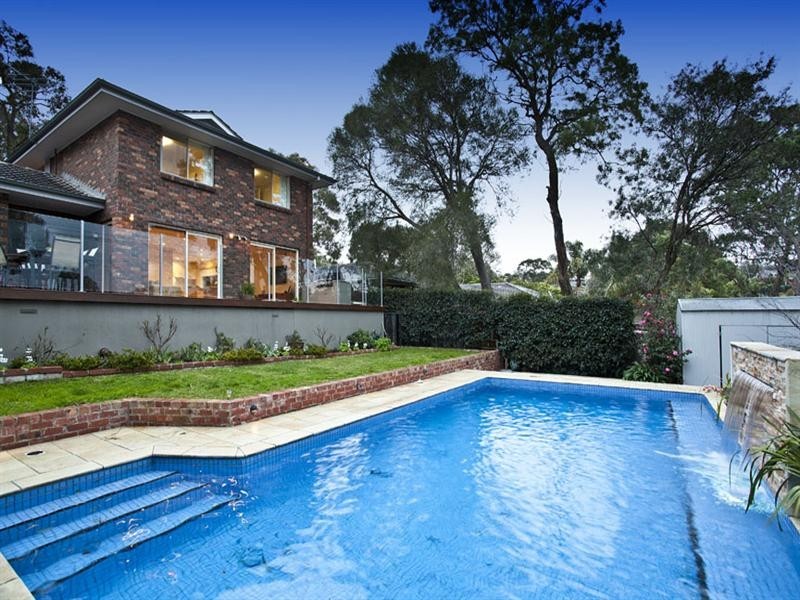 15 Heatherlea Drive, Wheelers Hill VIC 3150