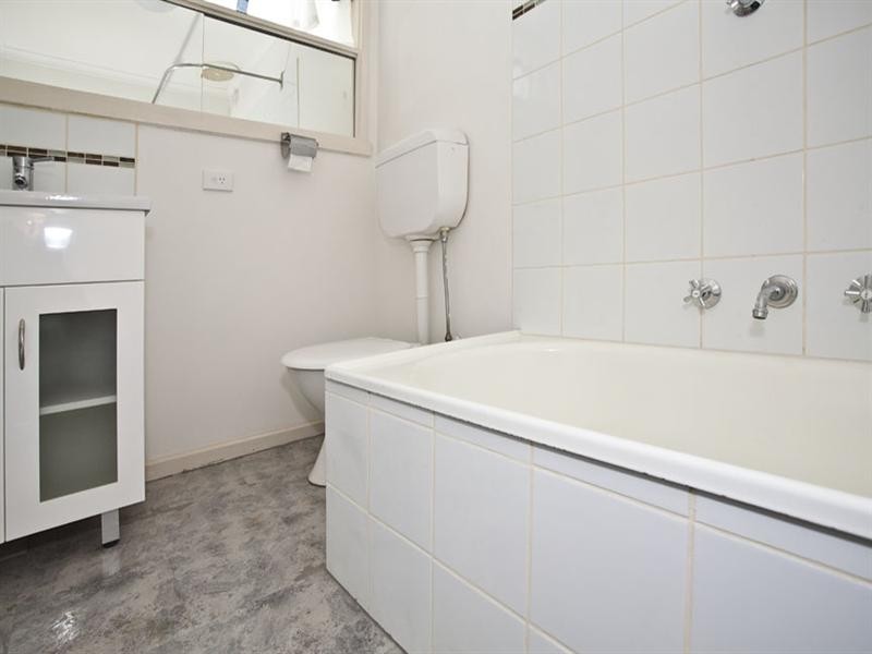 2/33 Milton Avenue, Clayton South VIC 3169