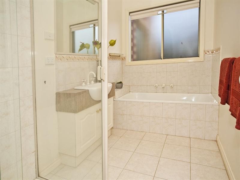 2/16 Wilson Road, Glen Waverley VIC 3150