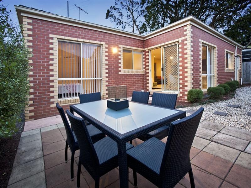 2/16 Wilson Road, Glen Waverley VIC 3150
