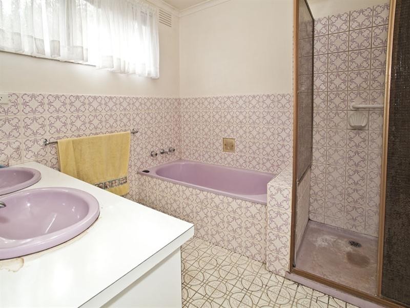 4 Morocco Court, Glen Waverley VIC 3150