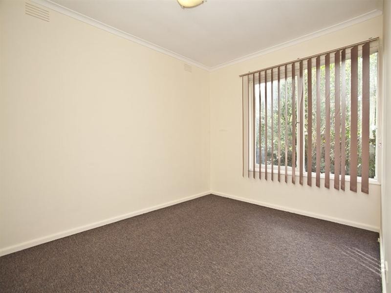37 Johnson Drive, Glen Waverley VIC 3150