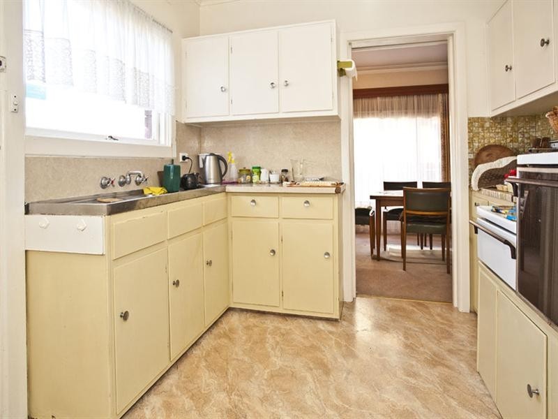 10 Lewis Street, Mount Waverley VIC 3149