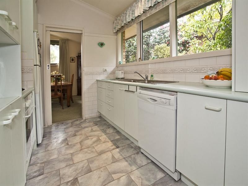 50 Greenways Road, Glen Waverley VIC 3150