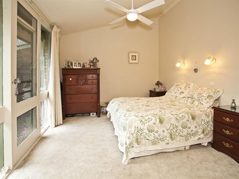 50 Greenways Road, Glen Waverley VIC 3150