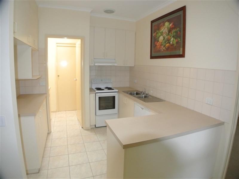 2/26 Adrian Street, Chadstone VIC 3148