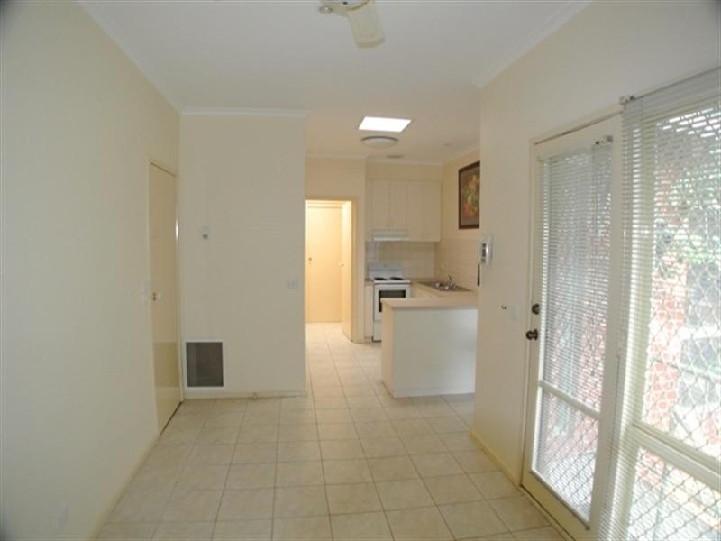 2/26 Adrian Street, Chadstone VIC 3148