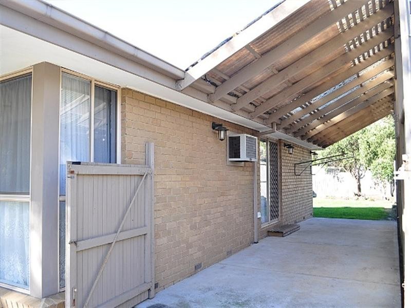 2/4 Hillgrove Close, Wheelers Hill VIC 3150