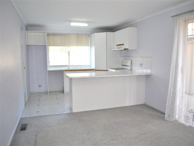 2/4 Hillgrove Close, Wheelers Hill VIC 3150