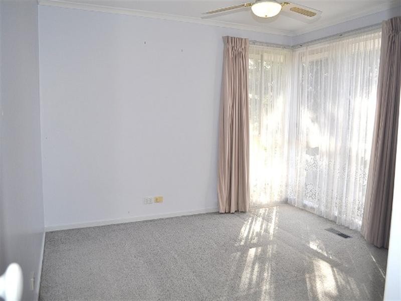 2/4 Hillgrove Close, Wheelers Hill VIC 3150