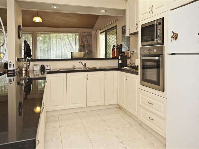 68 Remington Drive, Glen Waverley VIC 3150