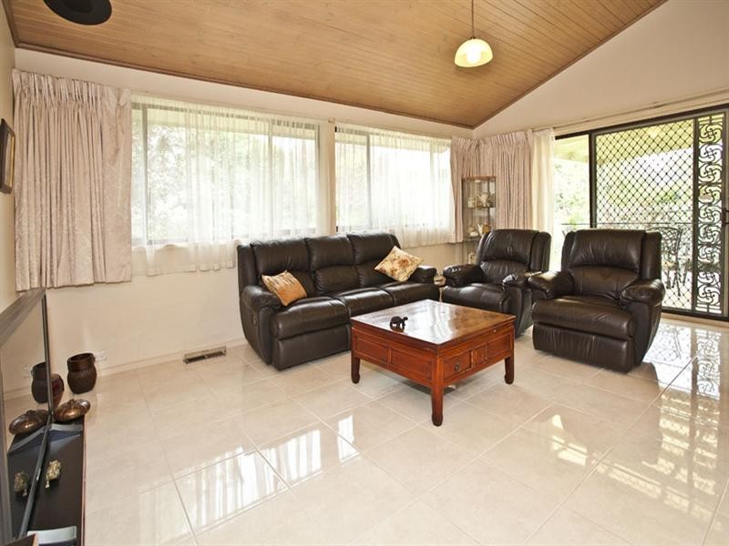 68 Remington Drive, Glen Waverley VIC 3150