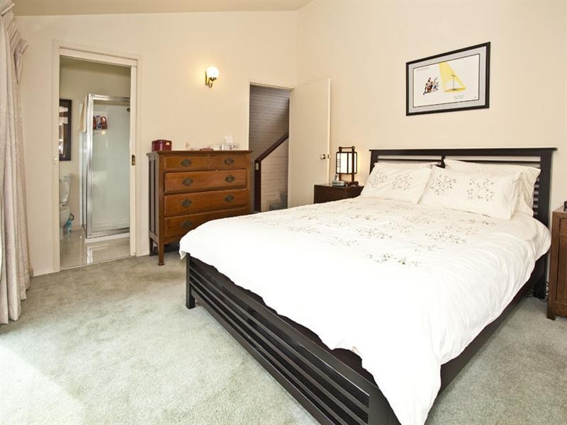 68 Remington Drive, Glen Waverley VIC 3150