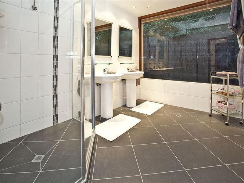 84 Sunnybrook Drive, Wheelers Hill VIC 3150