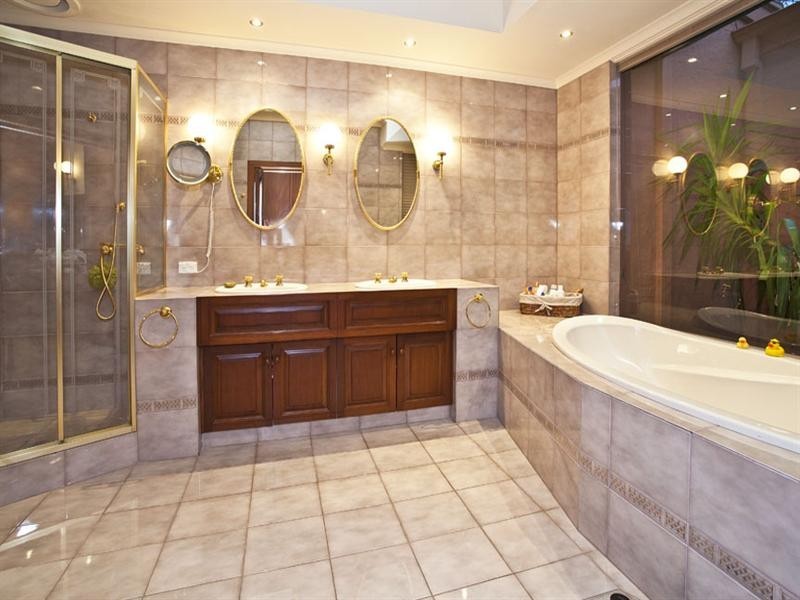 84 Sunnybrook Drive, Wheelers Hill VIC 3150