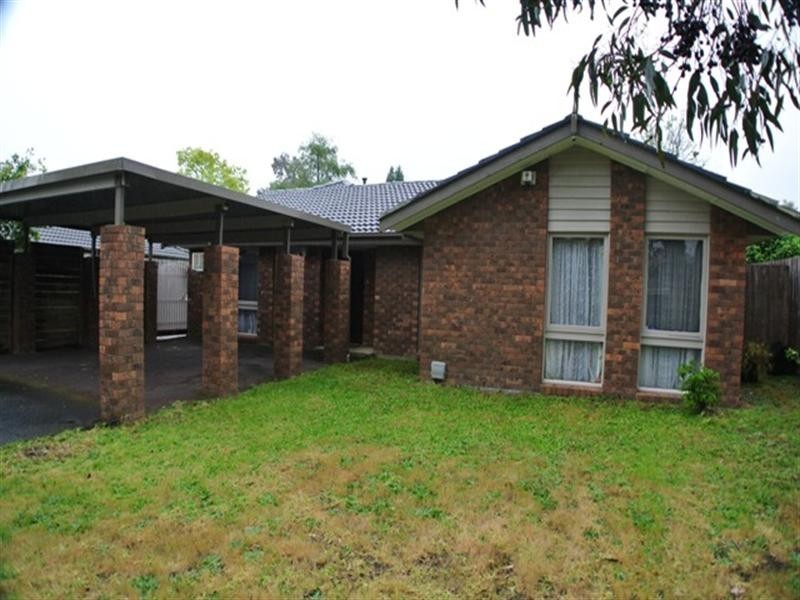 13 Tasman Close, Wantirna South VIC 3152
