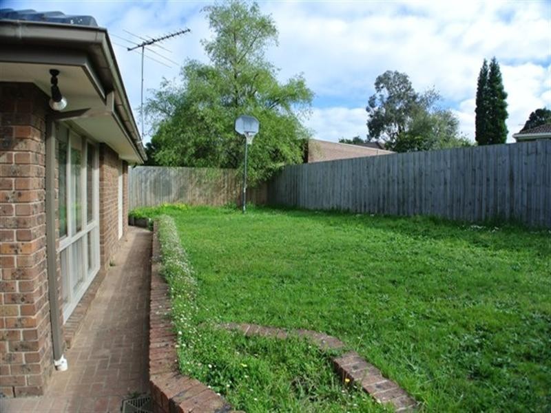 13 Tasman Close, Wantirna South VIC 3152