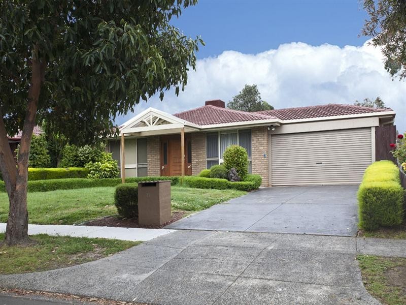 73 Galahad Crescent, Glen Waverley VIC 3150
