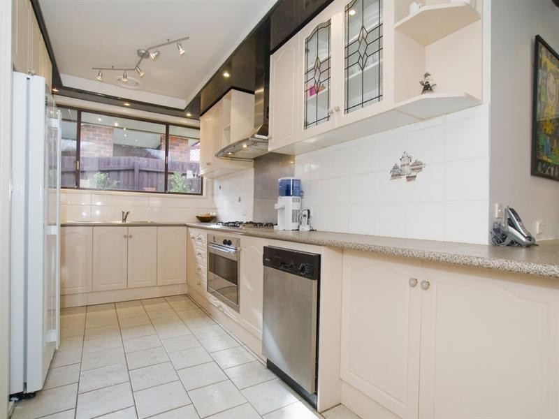 73 Galahad Crescent, Glen Waverley VIC 3150