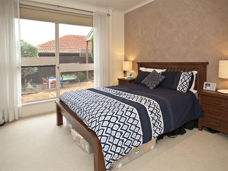 73 Galahad Crescent, Glen Waverley VIC 3150