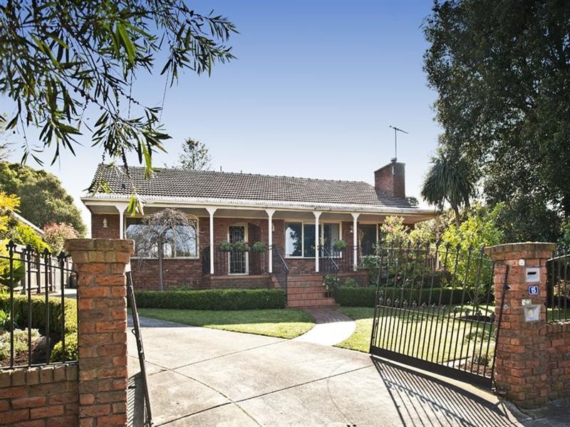 15 Hillside Road, Mount Waverley VIC 3149