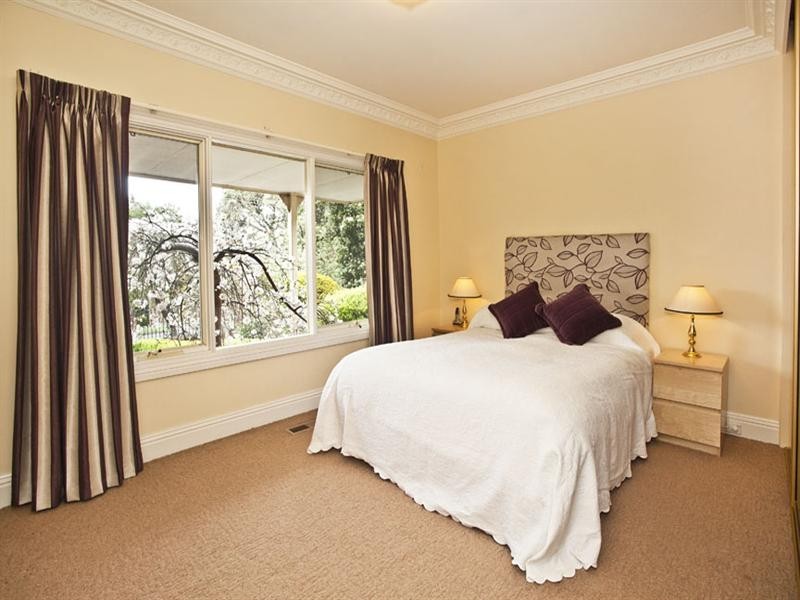 15 Hillside Road, Mount Waverley VIC 3149