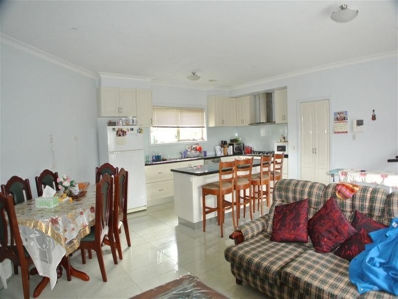 1/24 Lincoln Avenue, Glen Waverley VIC 3150