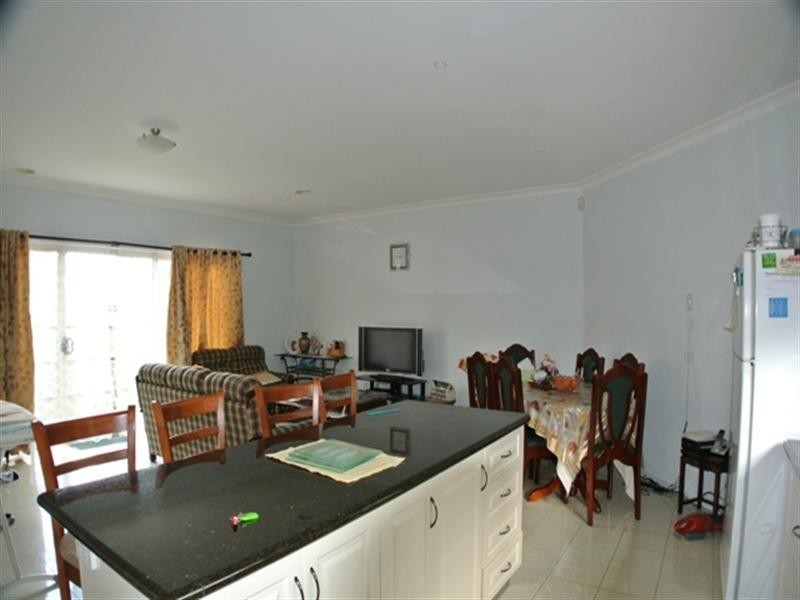 1/24 Lincoln Avenue, Glen Waverley VIC 3150