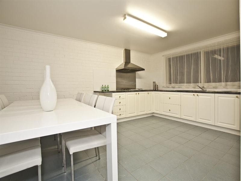 16 Gibbon Avenue, Vermont South VIC 3133