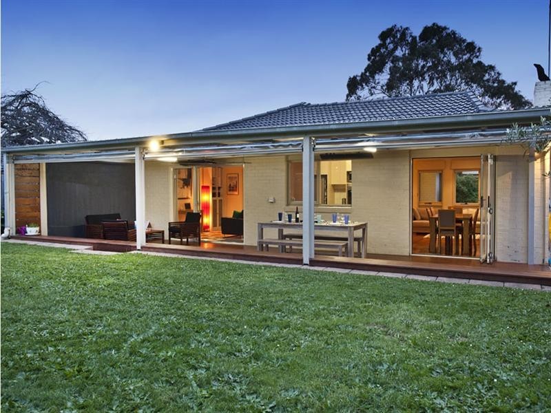 11 Stanley Road, Vermont South VIC 3133