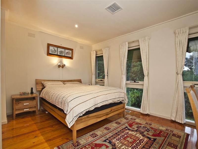 11 Stanley Road, Vermont South VIC 3133