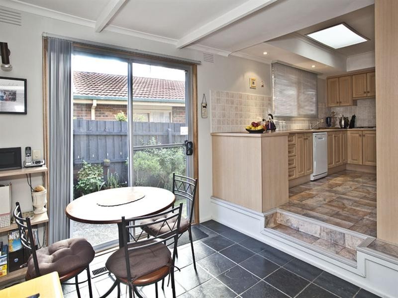 10 Newton Grove, Glen Waverley VIC 3150