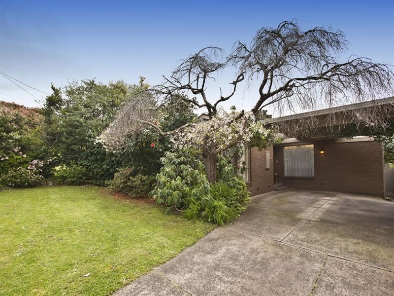 9 Leamington Crescent, Glen Waverley VIC 3150