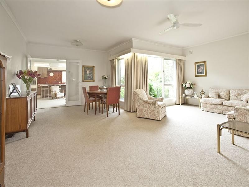 9 Leamington Crescent, Glen Waverley VIC 3150