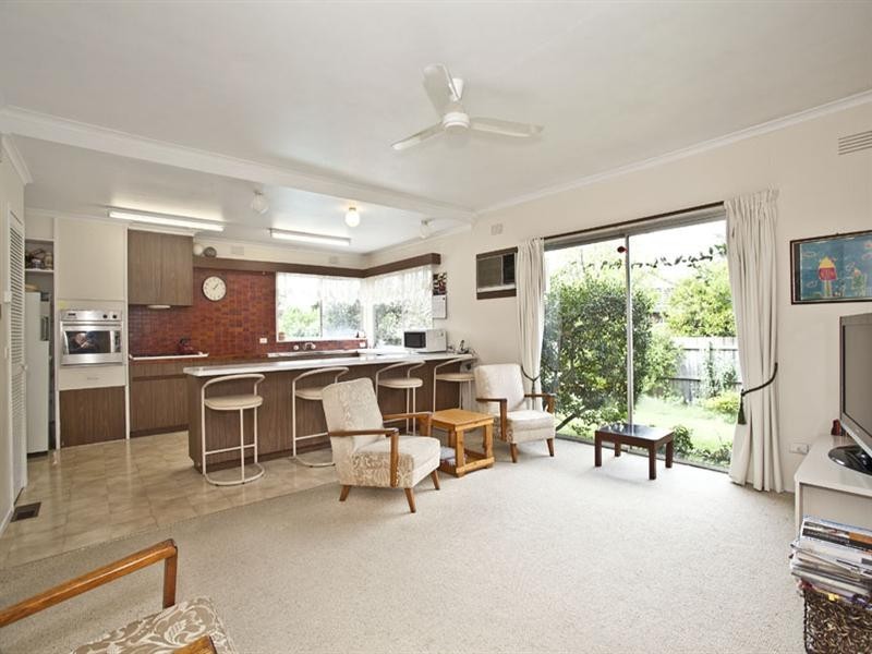 9 Leamington Crescent, Glen Waverley VIC 3150