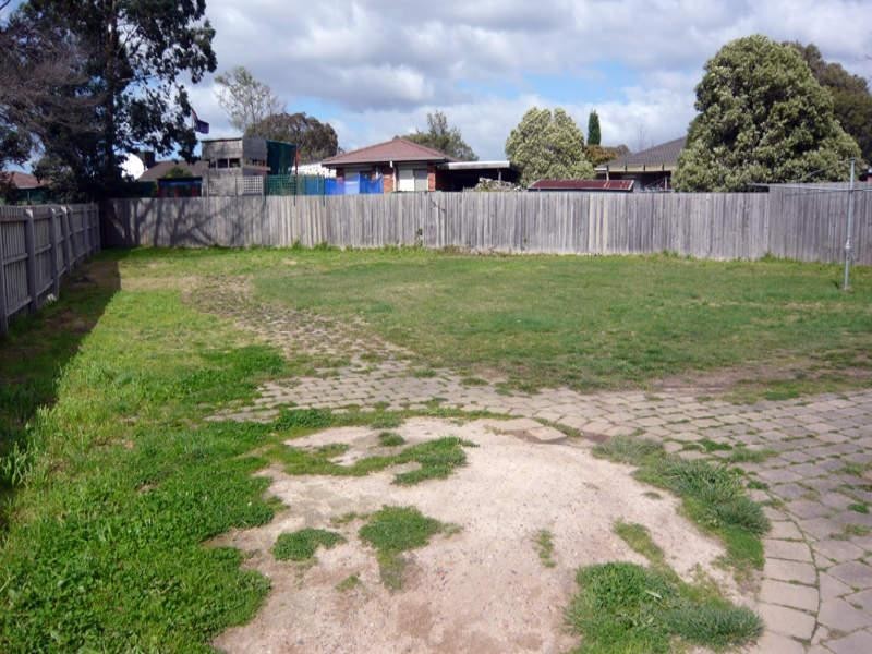 11 Berrabri Drive, Scoresby VIC 3179