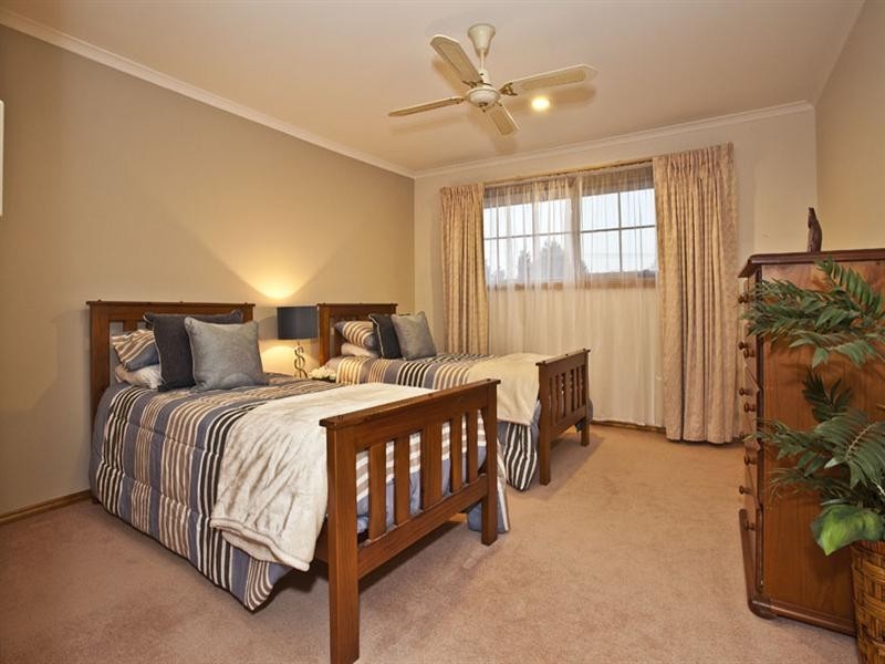 47 Mckeon Circuit, Dandenong North VIC 3175