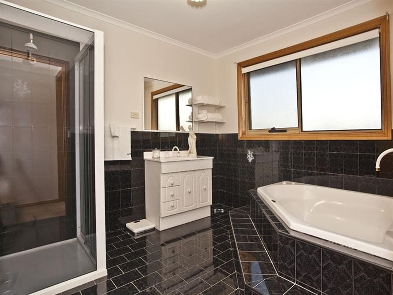 47 Mckeon Circuit, Dandenong North VIC 3175