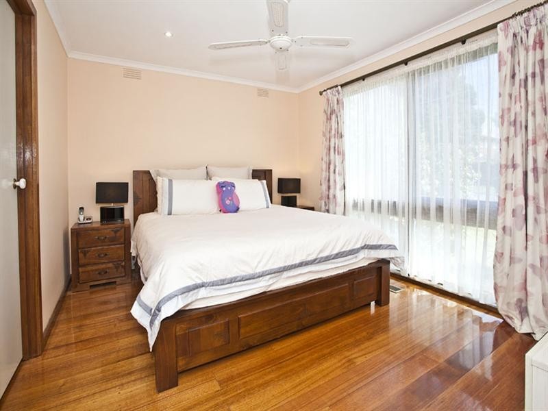 6 Kawana Crescent, Glen Waverley VIC 3150