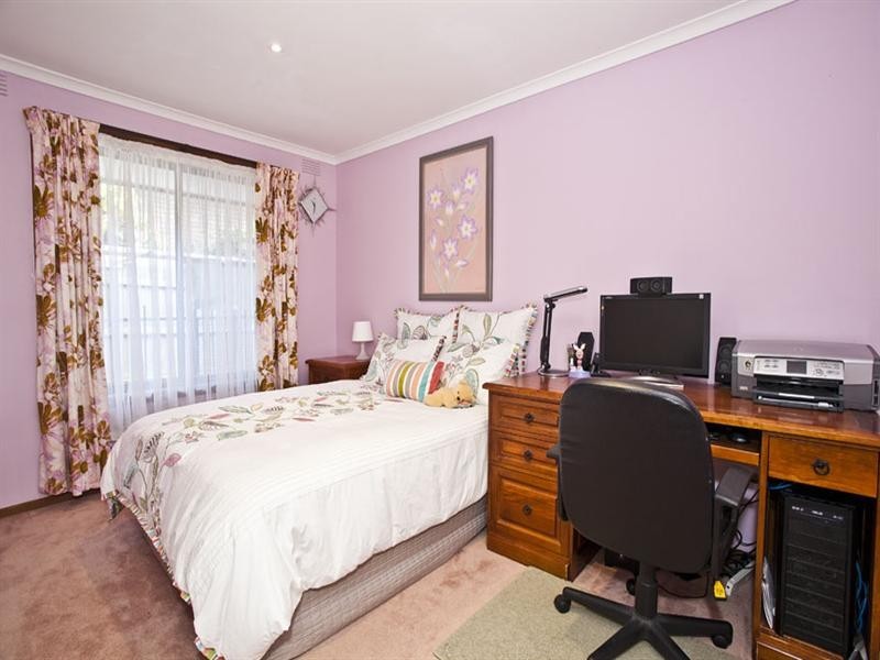 6 Kawana Crescent, Glen Waverley VIC 3150