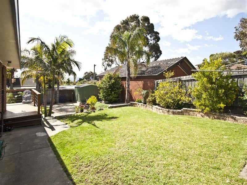 6 Kawana Crescent, Glen Waverley VIC 3150