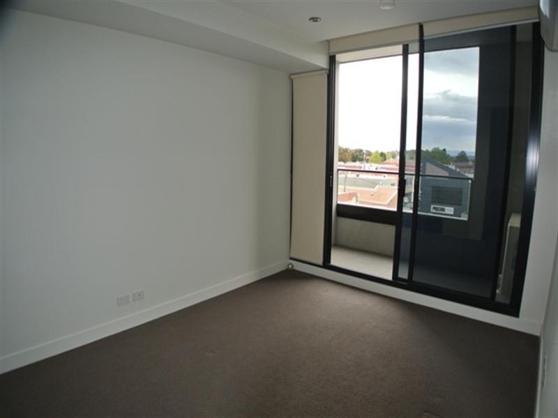 527B/1-19 Colombo Street, Mitcham VIC 3132