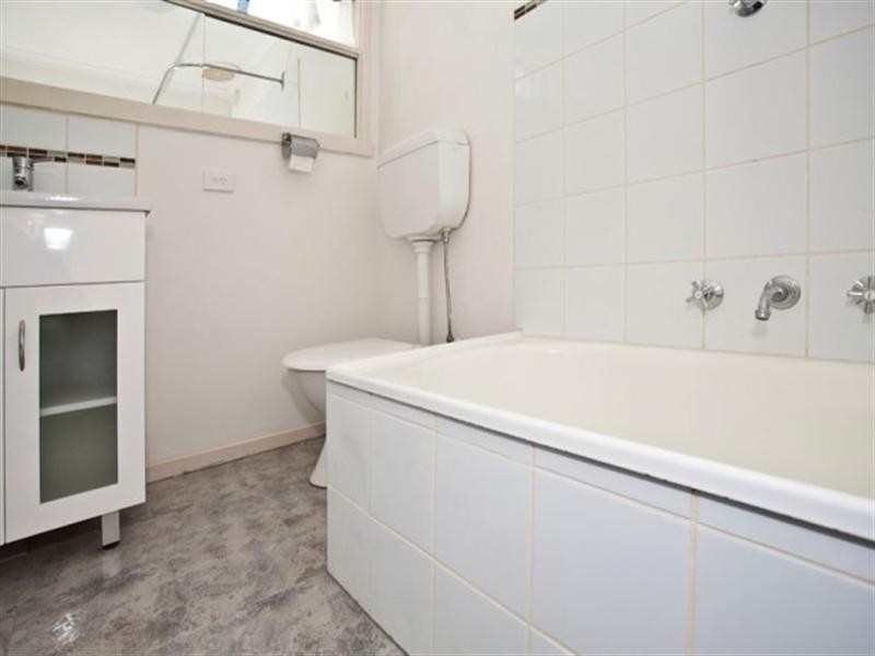 2/33 Milton Avenue, Clayton VIC 3168